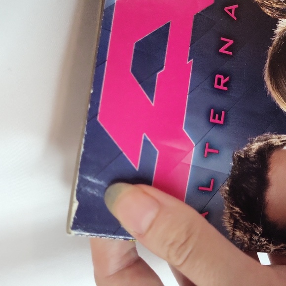 AP Magazine AFI #257 December 2009 - Picture 3 of 15